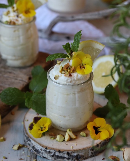 Mascarponemousse med citron och vit choklad Thumbnail