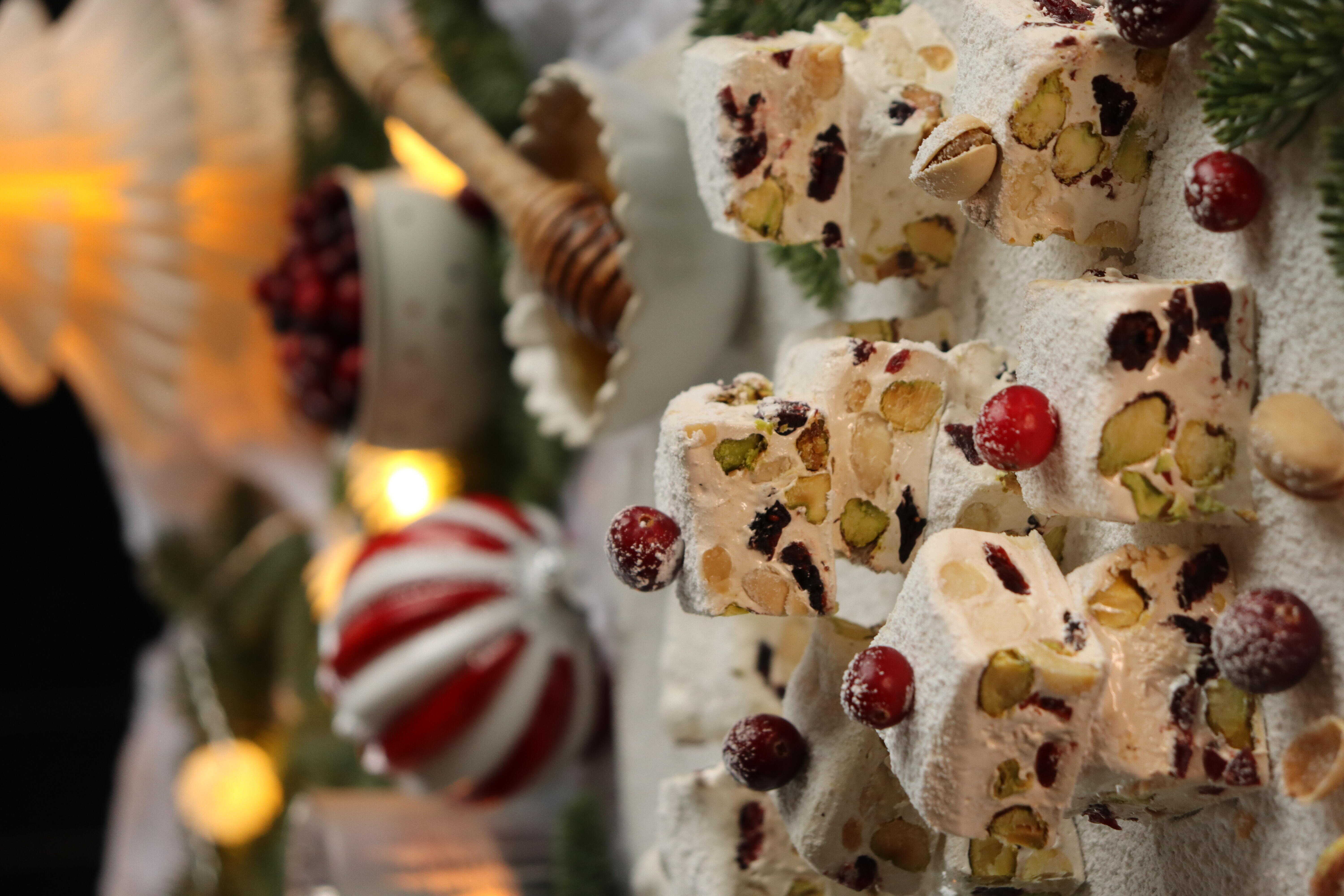 Fransk nougat med pistagenötter och tranbär