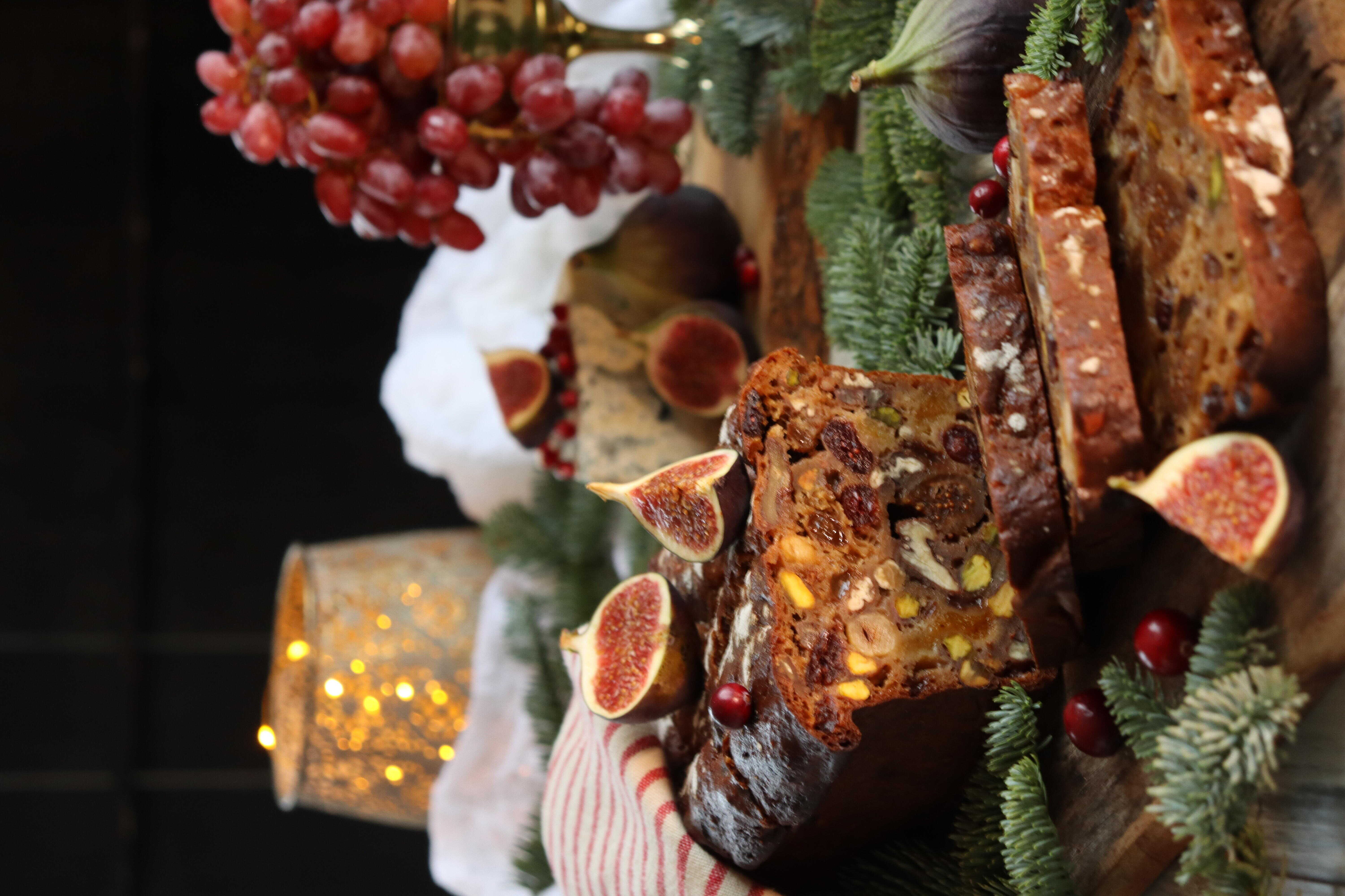 Enkelt julbröd med nötter och torkad frukt Thumbnail