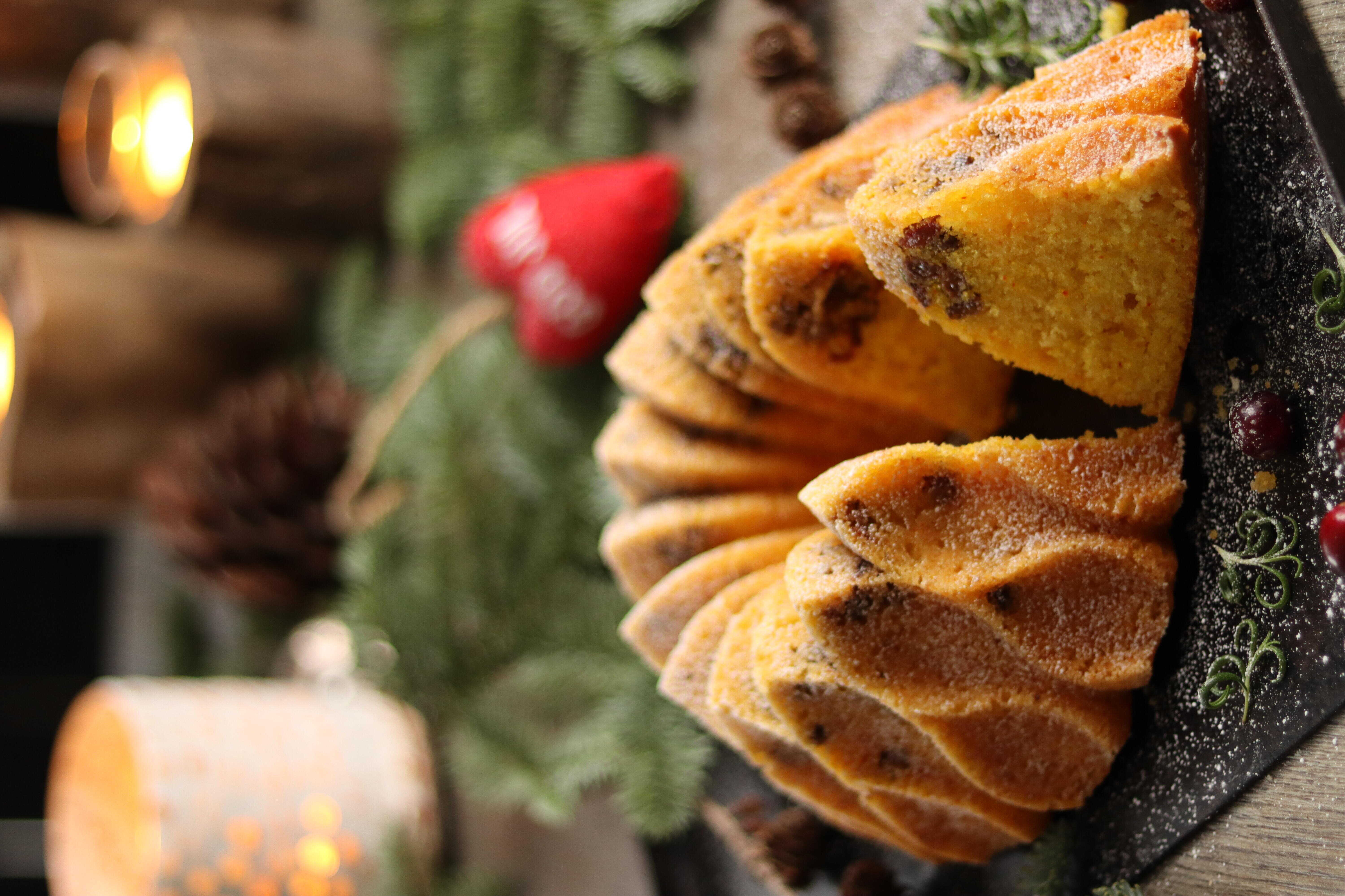 Saffranskaka med russin