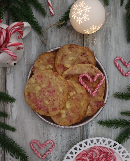 Polkagriscookies med vit choklad