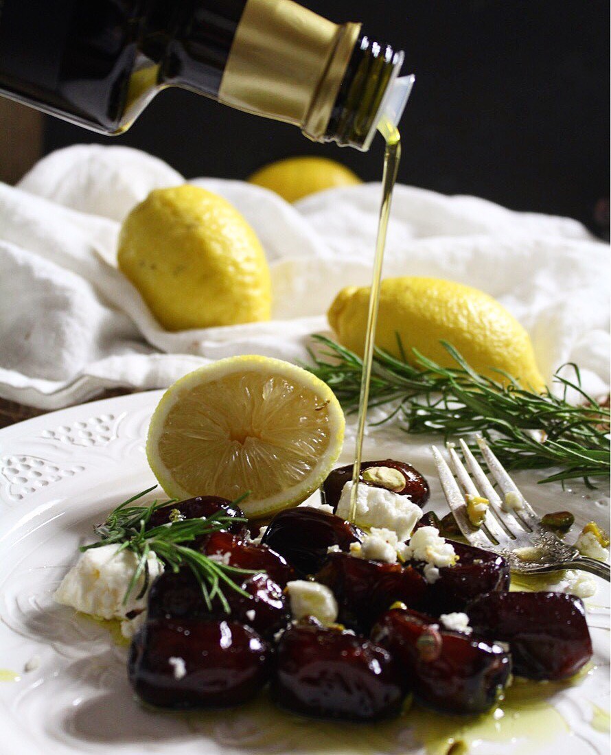 Varma dadlar med fetaost